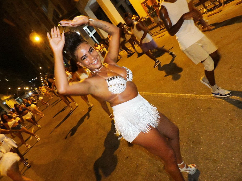 Acadêmicos De Niterói Encerra Temporada De Ensaios No Largo Da Batalhacarnaval 2023 Websamba 9936